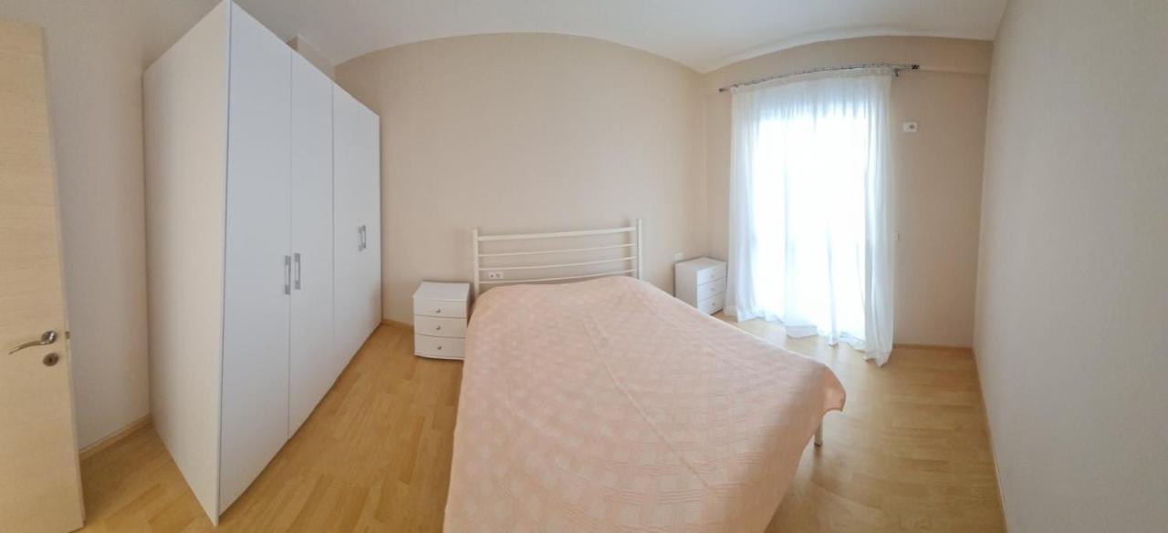 Azzura Flats Appartamento Sarandë Esterno foto