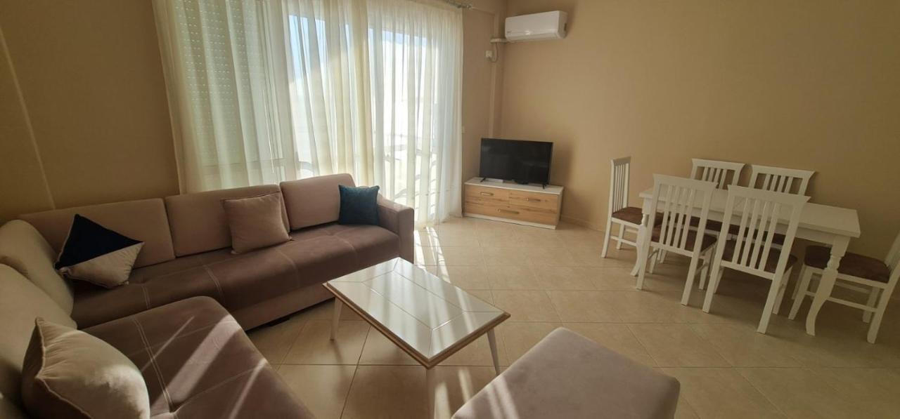 Azzura Flats Appartamento Sarandë Esterno foto
