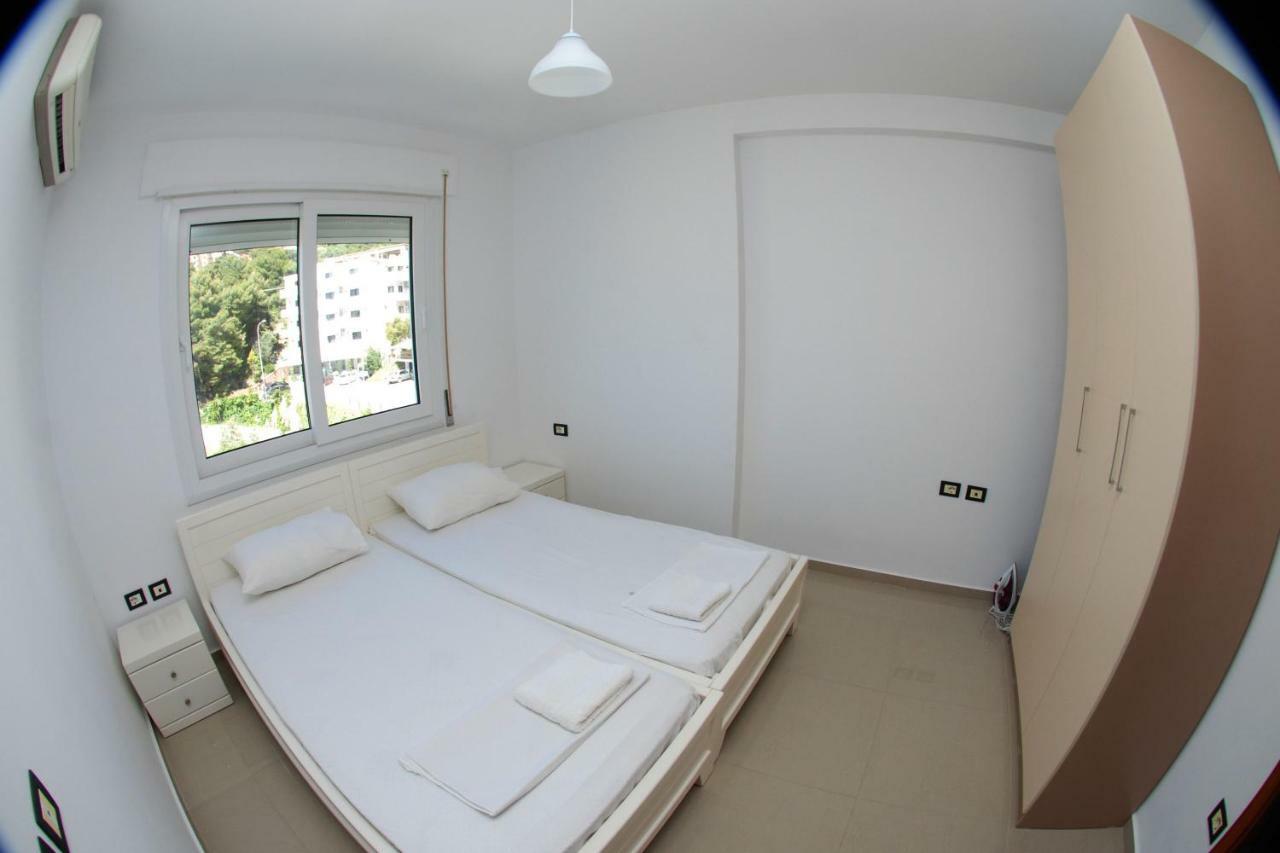 Azzura Flats Appartamento Sarandë Esterno foto