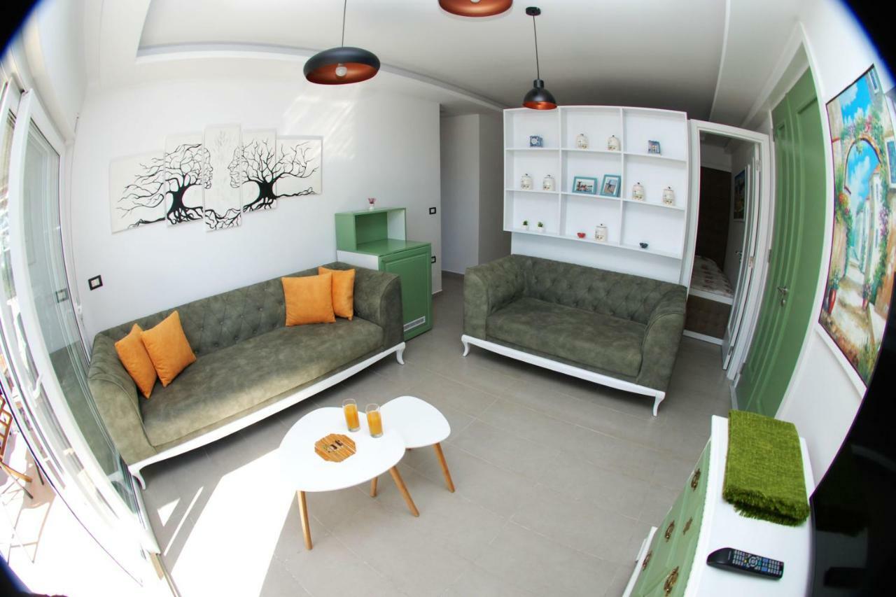 Azzura Flats Appartamento Sarandë Esterno foto