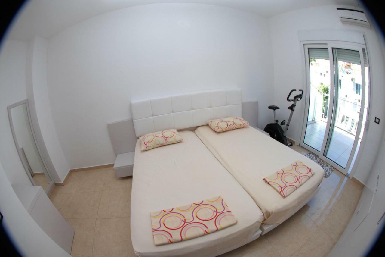 Azzura Flats Appartamento Sarandë Esterno foto